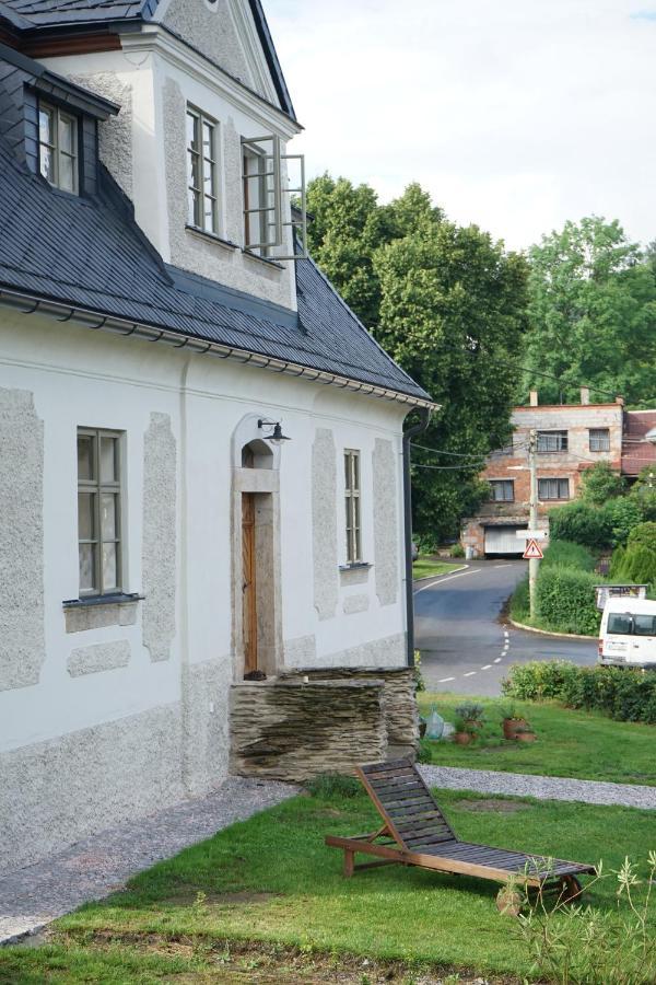 Baroque Chaplain House Kaplanka 1796 A. D. - Historical Luxury Apts In Bohemian Paradise Zelezny Brod Exterior foto